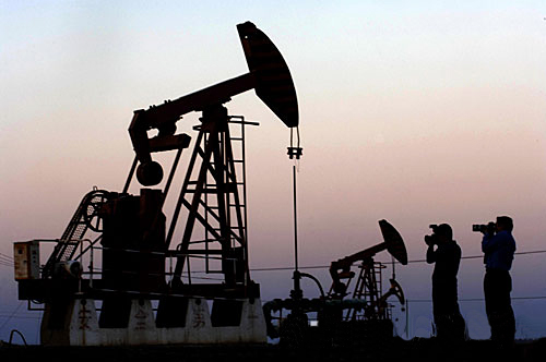 وكالة الطاقة: نمو الطلب العالمي على النفط سيتباطأ من 2025 